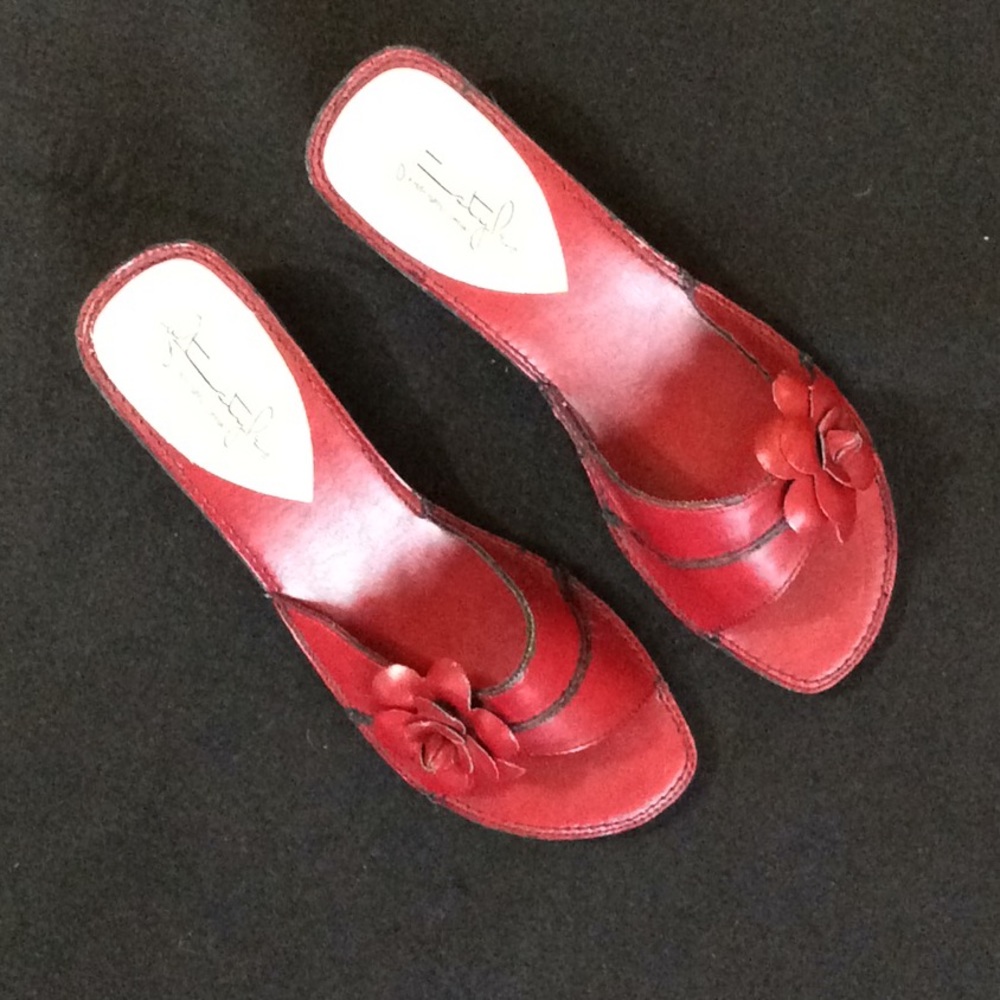 Hush Puppy Sandal Size 6 M
